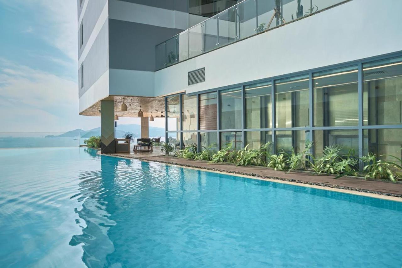 Panorama Lyn Beachfront Apartment Nha Trang Exterior photo