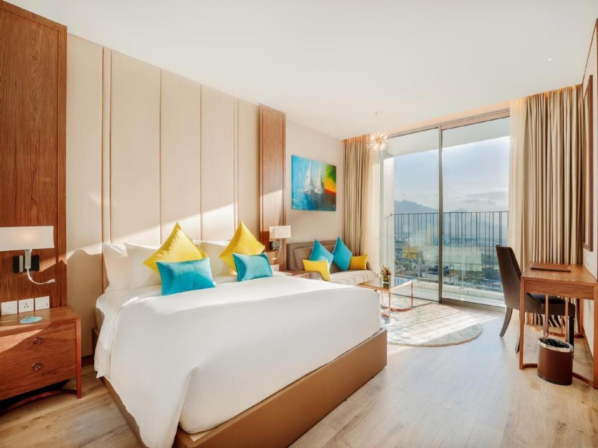 Panorama Lyn Beachfront Apartment Nha Trang Exterior photo